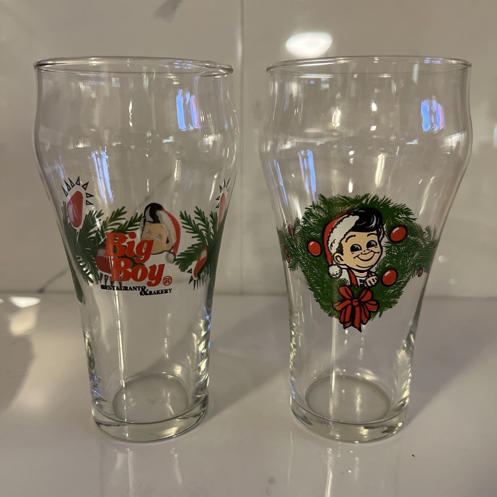 2 Bob's Big Boy Restaurant & Bakery Wreath Holidays Christmas Glass Cup  #7601
